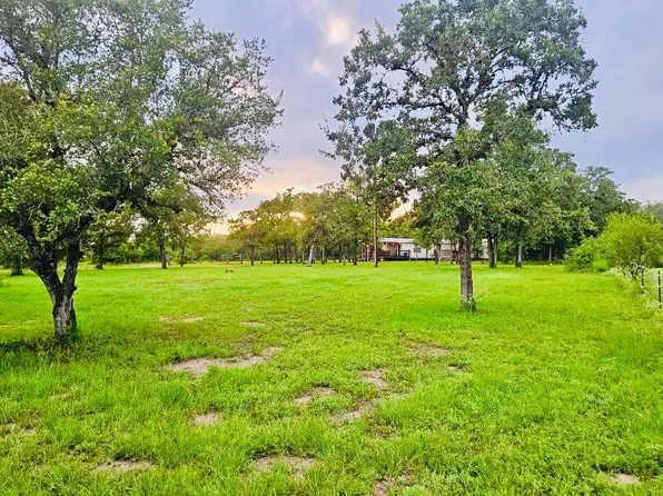 444 Price Rd, Victoria, TX 77905