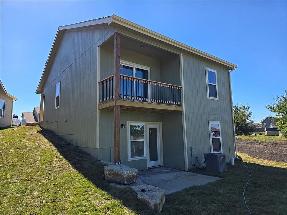 2nd image of 1735 Elderberry Ln
