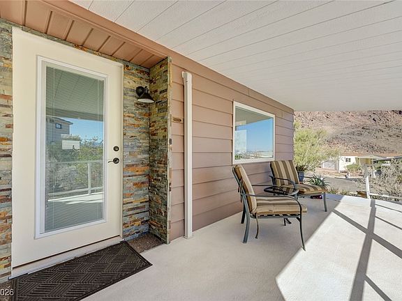3rd image of 689 Mount Bona Way