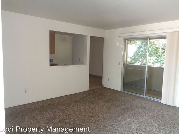 4th image of 511 Almond Dr APT 23