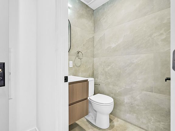 4th image of 14-09 31st Ave #1B