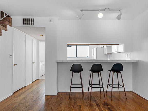 5th image of 12711 Mitchell Ave APT 1