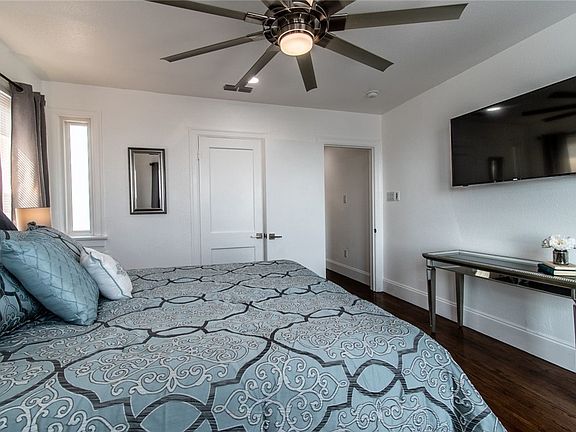 2nd image of 1117 Ocean Dr #1117B