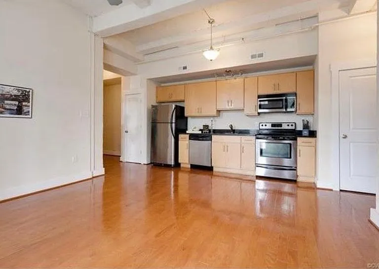 2318 Herbert Hamlet Aly #6 — Photo 4