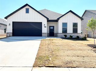 1050 Bootleg Rd, Centerton, AR 72719