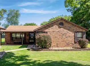 105 Saint Clair Dr, Fairview Heights, IL 62208