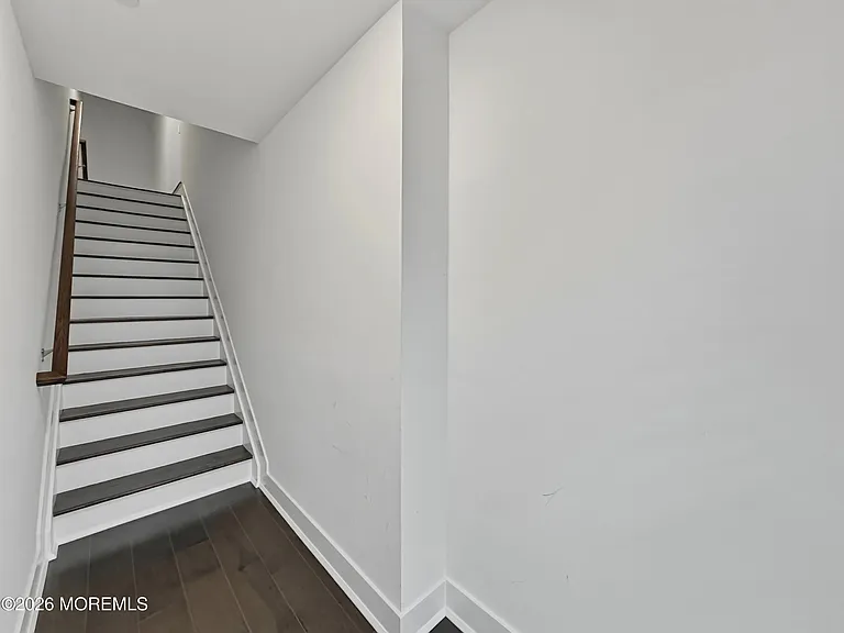 89 Bataan Ave — Photo 5