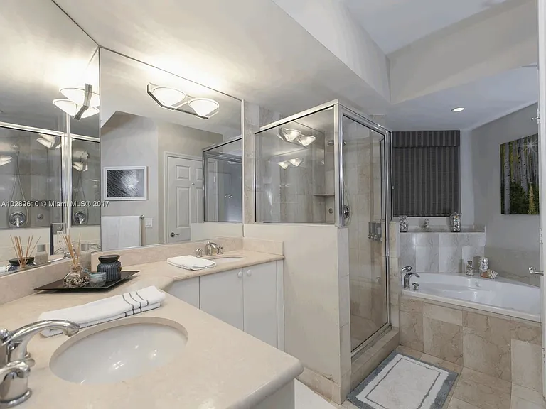 140 Meridian Ave — Photo 4
