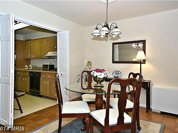 5th image of 10401 Grosvenor Pl APT 509