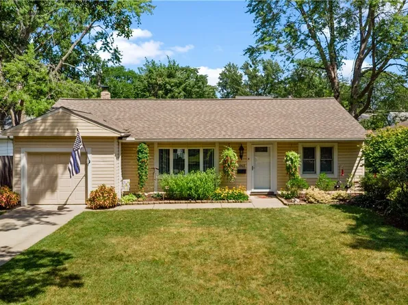 6965 Oakwood Rd, Parma Heights, OH 44130