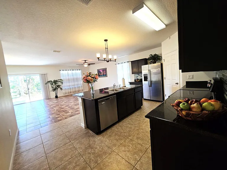1440 Lexington Sq SW — Photo 8