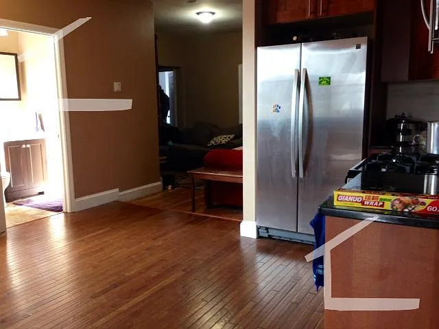 5 bed, 1950 sqft, $5,600 — Photo 4