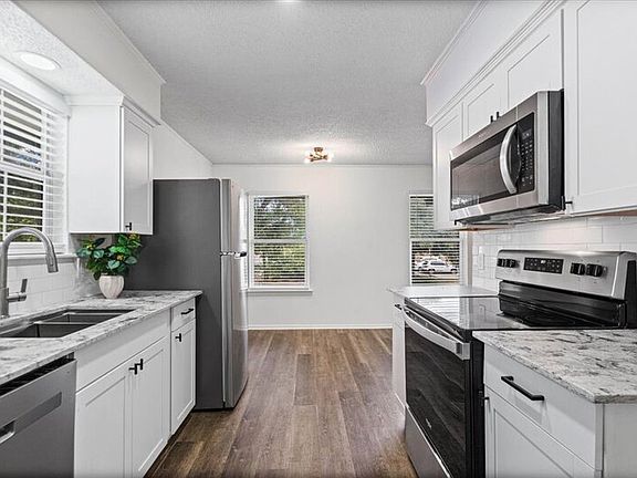 4th image of 3415 Willowrun Dr APT D