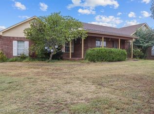 21660 Scenic View Dr, Howe, OK 74940