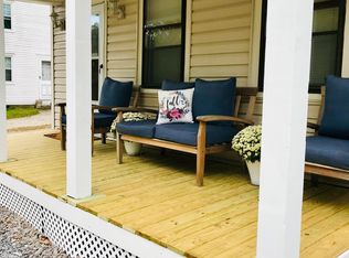 12 River Rd, New Boston, NH 03070