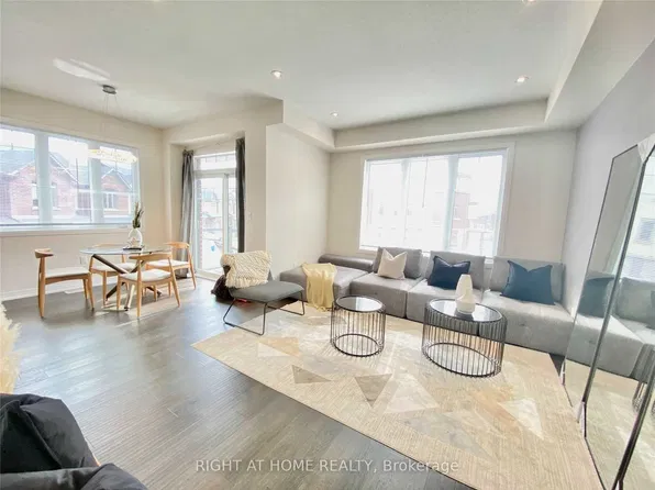 42 Farley Ln, Hamilton, ON L9G 0G7