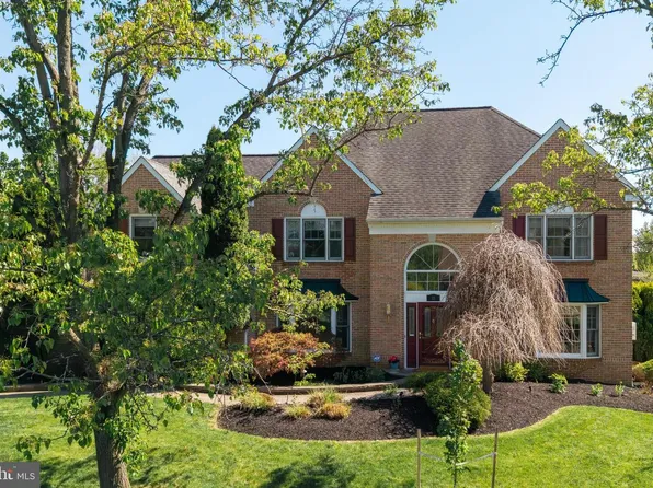 35 Radcliff Dr, Doylestown, PA 18901