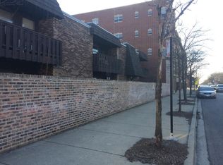 3441 W Foster Ave APT 103, Chicago, IL 60625