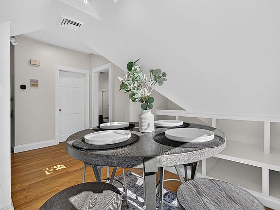 5th image of 397 Ferry St #3