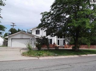 504 Adair Cir, Hutchinson, KS 67502