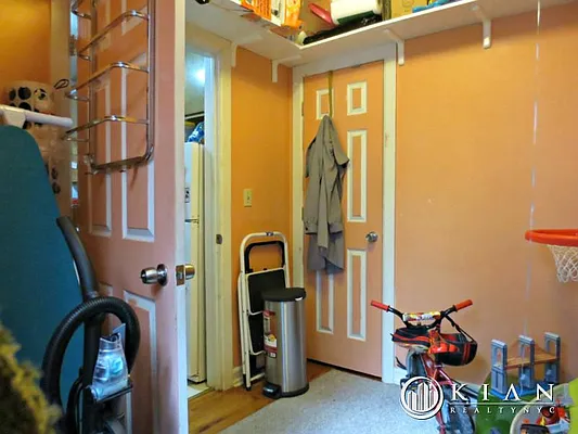 Sold by Kian Realty | media 12