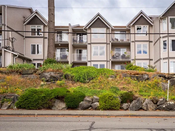 9916 Daniel St #204, North Cowichan, BC V0R 1K1