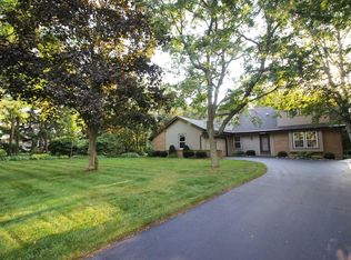 W317S7571 Thorncrest Ct, Mukwonago, WI 53149