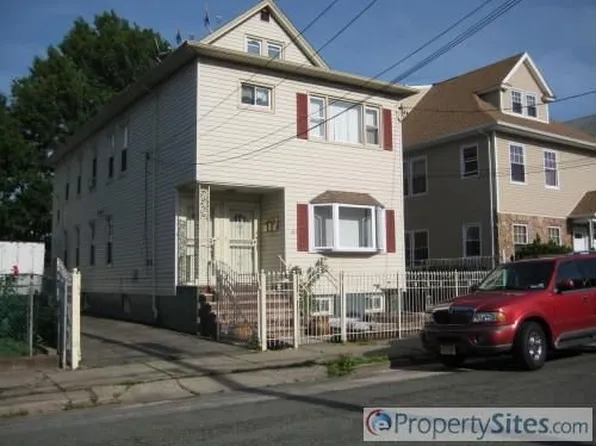 487 E 32nd St, Paterson, NJ 07504