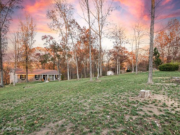 3rd image of 2618 Shagbark Cir