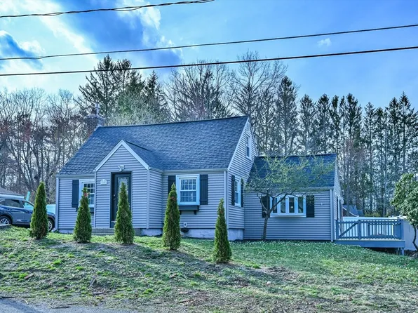 15 Parker Rd, Holden, MA 01520