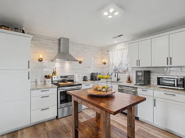 100 Dellrose Dr, Nashville, TN 37214