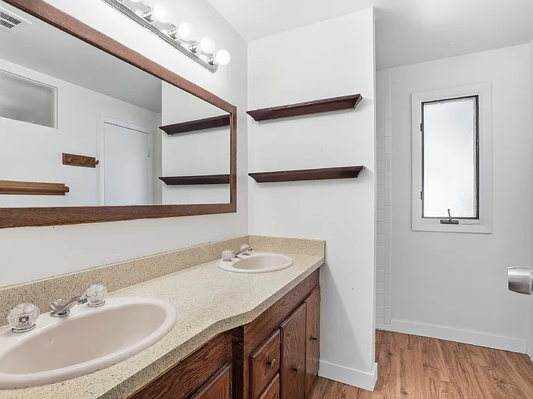 3260 E Maplewood Ave — Photo 27