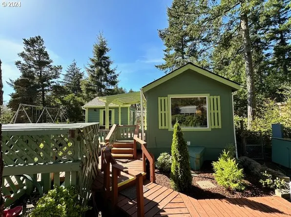 111 Rhody Loop, Florence, OR 97439