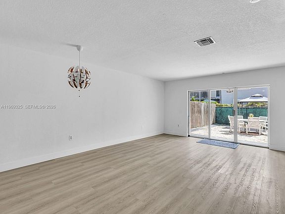 5th image of 11512 NW 48th Ter