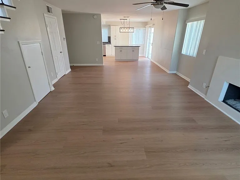 8462 Heil Ave — Photo 2