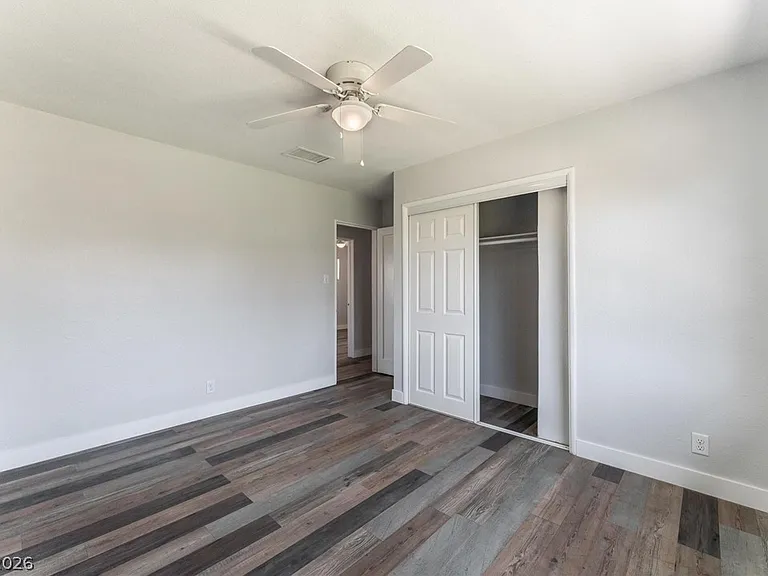 1921 Franklin Ave — Photo 20