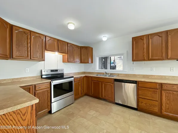 1085 Main St, Meeker, CO 81641