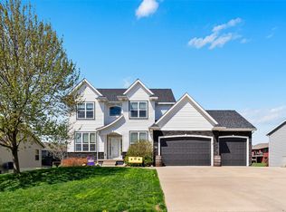 721 Raymond Dr, Solon, IA 52333