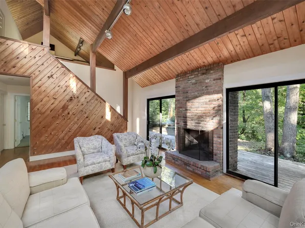 251 Town Lane, Amagansett, NY 11930