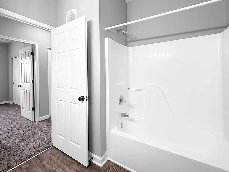 Cross Lake Apartments — Photo 153