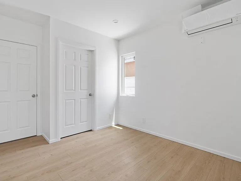 3118 W 109th St #3-4 — Photo 7