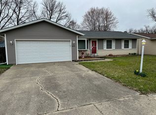 2304 Blackthorn Dr, Champaign, IL