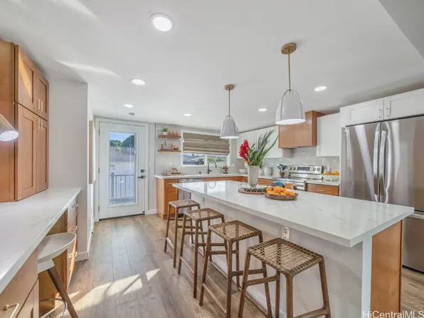 1464 Kaleilani St, Pearl City, HI 96782