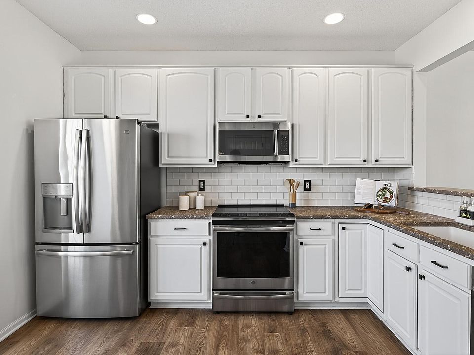 1st image of 8506 Grove Cir
