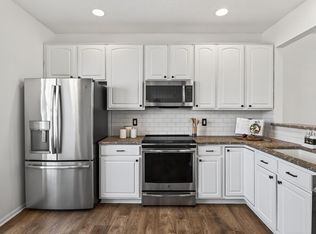 8506 Grove Cir, Shakopee, MN 55379