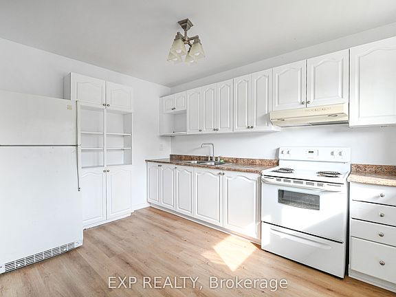 5th image of 2697 Pimlico Cres #42