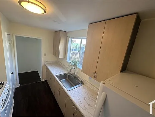 2 bed, 1000 sqft, $2,400 — Photo 1