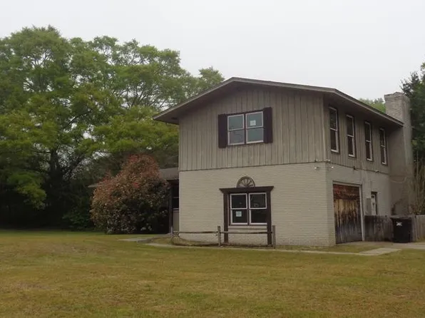 406 Alice Dr, Headland, AL 36345