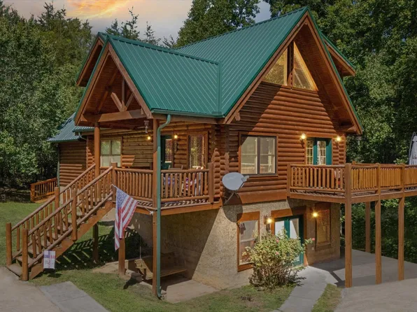 274 Burning Oaks Dr, Sevierville, TN 37876