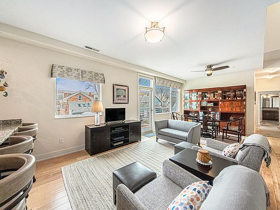 5th image of 121 W Kingsley St #401